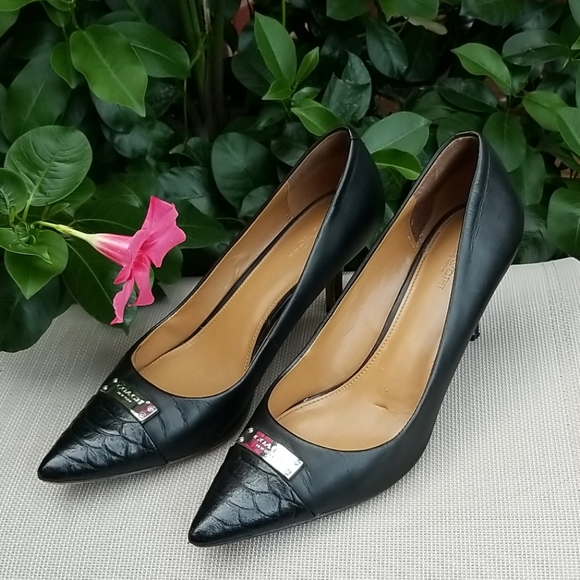 Coach Shoes - Coach Name Plate Heels Sz 8 VGUC